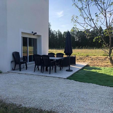 Gite De Charme En Provence Vila Monteux Exterior foto