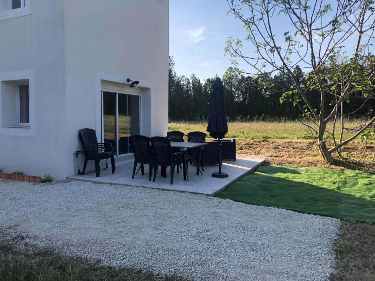 Gite De Charme En Provence Vila Monteux Exterior foto